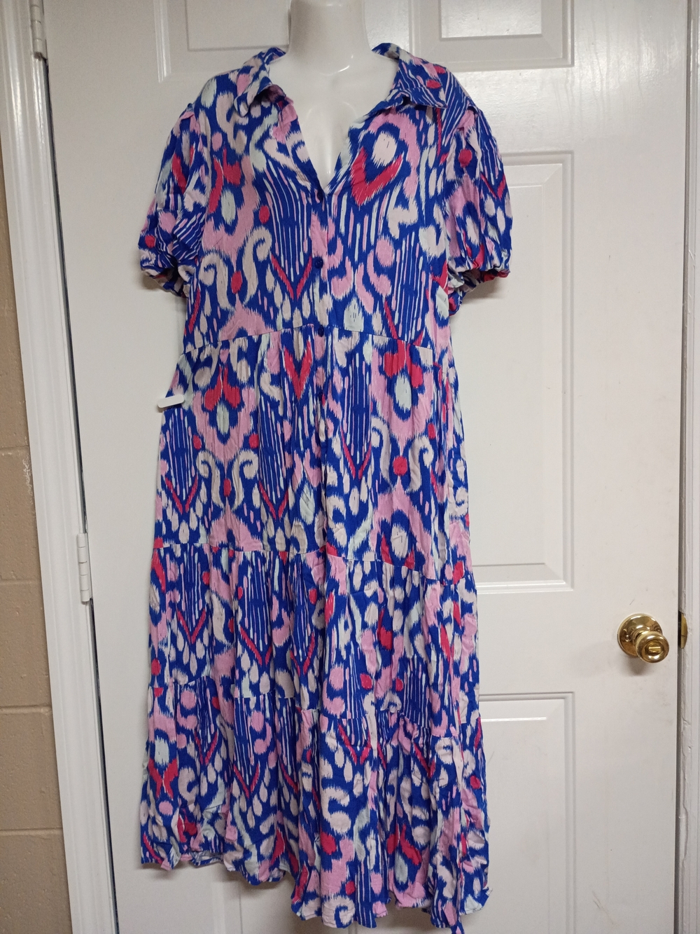 π€ π¦crown & ivy Blue Pink Abstract Maxi Dress - Picture 6 of 13